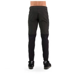Mons Royale Momentum Bike Pants - Cycling Bottoms -Outdoor Wear Store mons royale momentum bike pants cycling bottoms detail 7