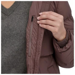 Patagonia Women's Silent Down Long Parka - Coat 9 Patagonia Women's Silent Down Long Parka - Coat -Outdoor Wear Store patagonia womens silent down long parka coat detail 5