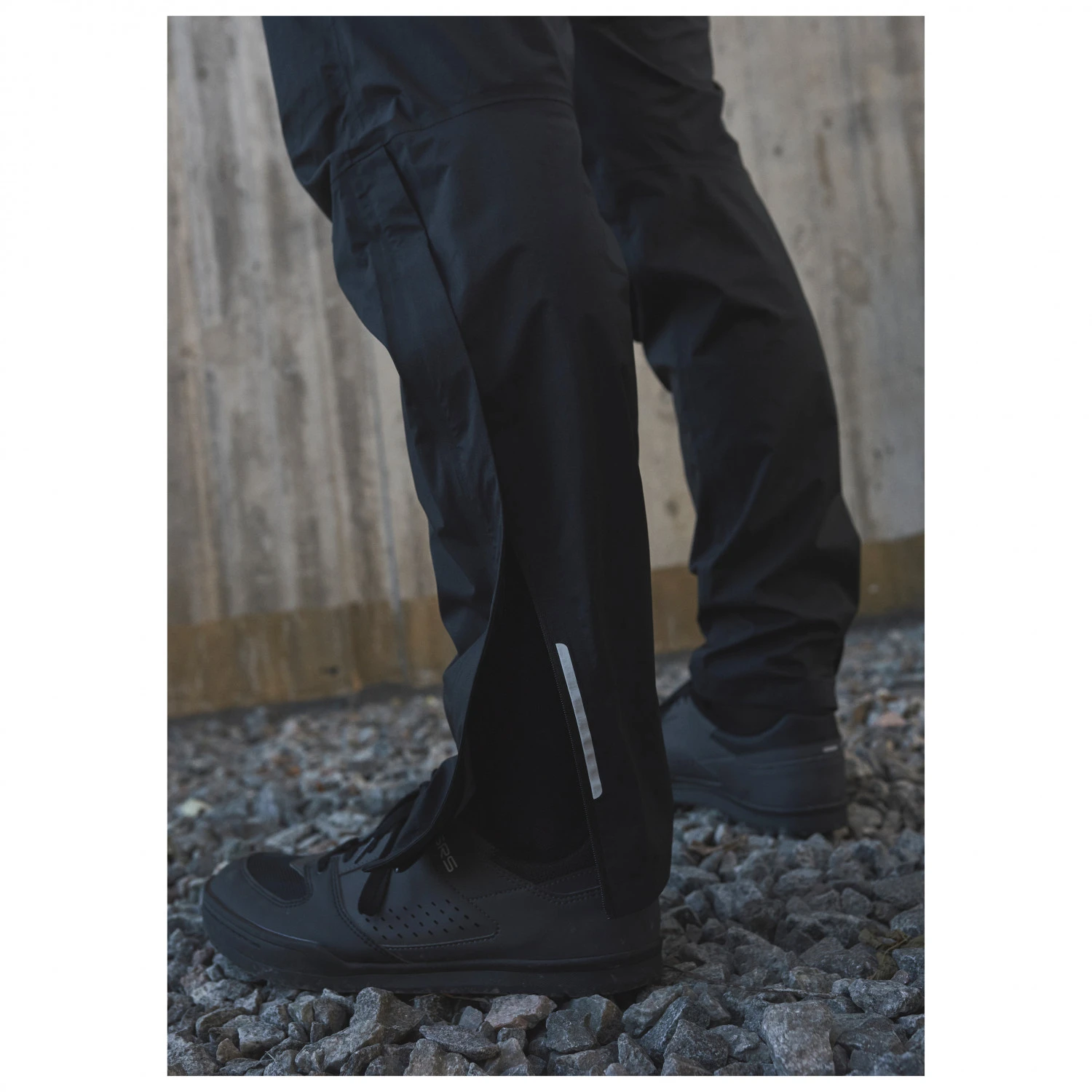 POC Motion Rain Pants - Cycling Bottoms 4 POC Motion Rain Pants - Cycling Bottoms - Image 4