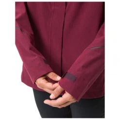 VAUDE Women's Yaras Jacket V - Waterproof Jacket 10 VAUDE Women's Yaras Jacket V - Waterproof Jacket -Outdoor Wear Store vaude womens yaras jacket v waterproof jacket detail 5